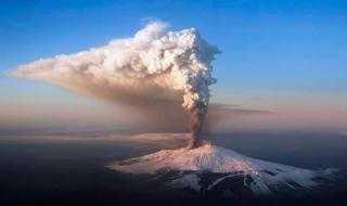 富士山在八月几号爆发 日本富士山爆发时间